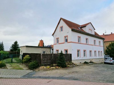 Helle 2-Raum Wohnung mit Terrasse & Garten