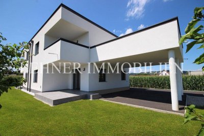 * TOLLE DOPPELHAUSHÄLFTE MIT GARTEN UND DACHTERRASSE *