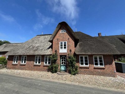 Schmuckstück unter Reet in Süderende auf Föhr