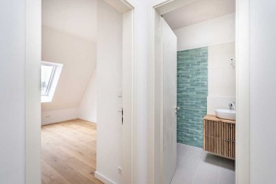 Neubau-Penthousewohnung in saniertem Altbau in Nähe Gesundbrunnenkiez mit Blick auf Fernsehturm