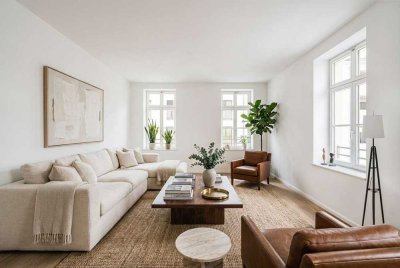 Renovierte 5-Zimmer-Wohnung mit zwei Balkonen im denkmalgeschützten Altbau