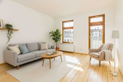 Helle 2-Zimmer-Wohnung mit Balkon im Denkmalhaus