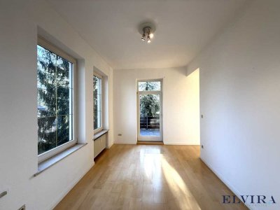 ELVIRA - Planegg, traumhafte 2,5-Zimmer-Wohnung mit großem Südbalkon in stilvoller Altbauvilla!