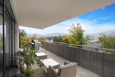 Lichtdurchflutete Wohnung mit großem Balkon und Seepanorama