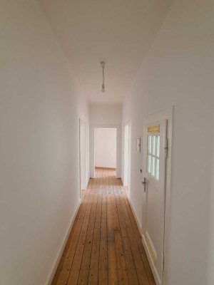 schöne 4 Zimmer Wohnung im 1.OG ab 01.08.2026 zu vermieten