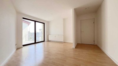 Stilvoll renoviert: 3-Zi-DG-Wohnung mit Balkon