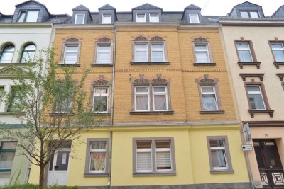 "Investieren in Aue: Mehrfamilienhaus voll vermietet mit Entwicklungsmöglichkeiten"