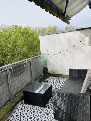 Freundliche, helle und ruhige 2-Zimmer-Wohnung mit Balkon und Gäste WC unvermietet