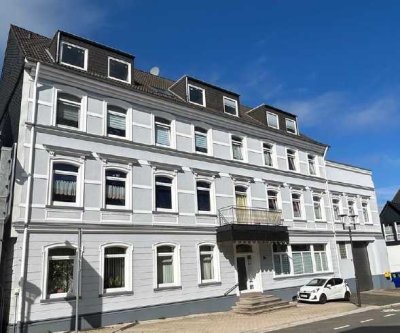 Ansprechende 3 Zimmer Maisonettewohnung mit EBK und Balkon in Marienheide