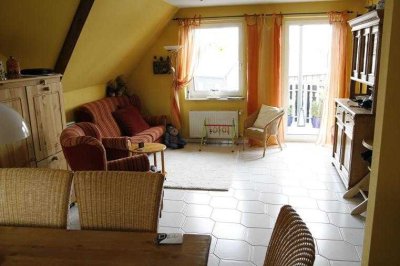 Helle Dachgeschosswohnung in ruhiger Lage