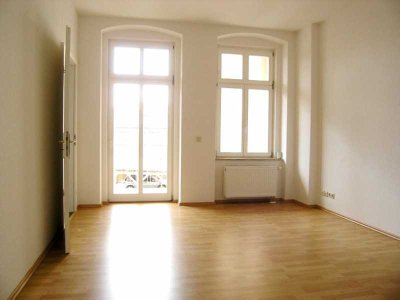 KAPITALANLEGER GESUCHT! Sehr schöne 3-Raum Wohnung  mit Balkon und Carport in Südstadt zu verkaufen