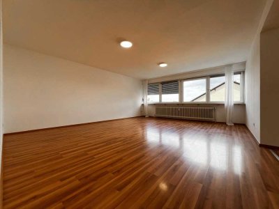 Ramstein-Miesenbach - 4 ZKB, Einbauküche, 2 Balkone, Stellplatz, Tageslichtbad, Gartennutzung