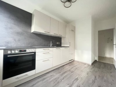 HELLE-NEU-RENOVIERTE-2ZI-STARTERWOHNUNG in Lehen