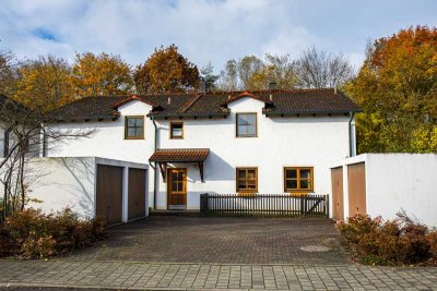 Exklusives Wohnen im Grünen: Charmante 2-Zimmer-Wohnung mit Balkon, Garage und Parknähe in Haunwöhr