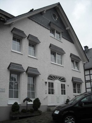 Ruhige und zentrale Erdgeschosswohnung mit Terrasse und Stellplatz!