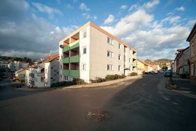Geräumige Wohnung mit Balkon (2017/18 komplett saniert)
