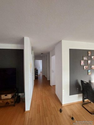 Attraktive 3-Zimmer-Wohnung mit Terrasse &amp; Tiefgarage in zentraler Lage