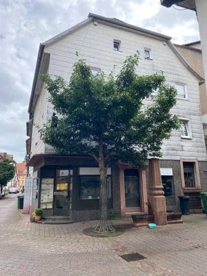 3-Fam. Haus mit Gewerbeeinheit in der Innenstadt