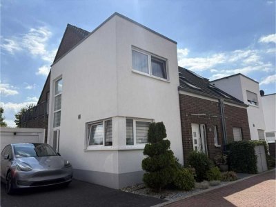 RESERVIERT: Provisionsfrei * Wohnen am Rhein - Stilvolles Haus in begehrter Lage von Grimlinghausen