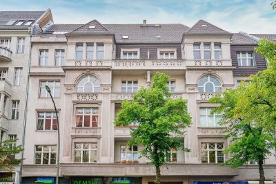 2 Zimmer mit Balkon in ruhiger Bestlage Westend I Herrschaftlicher Altbau unweit Theodor Heuss Platz