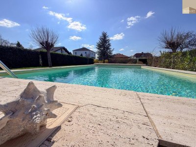 Seltene Gelegenheit: 1.089 m² Grundstück mit Pool und Bungalow in Baden