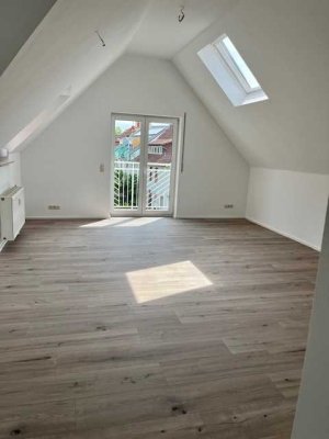 Geschmackvolle, modernisierte 3,5-Zimmer-Maisonette-Wohnung mit geh. Innenausstattung mit Balkon