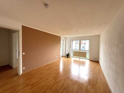Bezugsfrei: Gepflegte 2-Zi.-Wohnung mit Balkon + TG - Ruhig wohnen mitten in Markt Schwaben