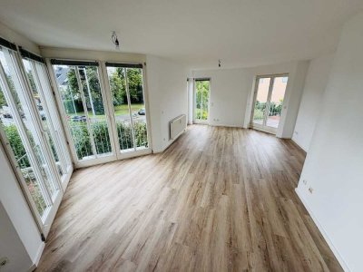 Neu sanierte 2,5-Zimmer-Wohnung mit Balkon, EBK und Stellplatz in München Trudering