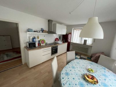 Großzügige 2-Zimmer Wohnung mit Wohnküche