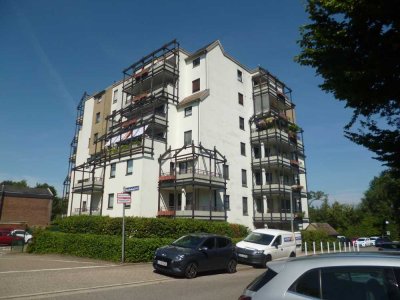 Sehr gepflegte, helle 2,5 Raum-ETW im Erdgeschoss mit Balkon, Gartenterrasse und Tiefgarage