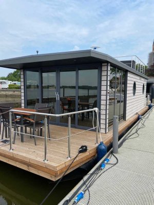 Hausboot LaMare LLong mit Liegeplatz in Schleswig zu verkaufen