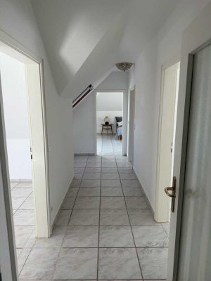 Ansprechende und gepflegte 2-Raum-DG-Wohnung in Guxhagen