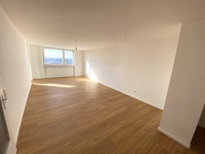 Großzügige 2-Zi.-Wohnung mit Loggia und neuem Bad
