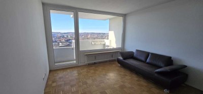 Helle 2-Zimmer-Wohnung mit Balkon im 12. OG in Germering