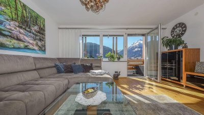 Großzügige Loggia am Burkerring für Familien mit atemberaubenden Bergblick