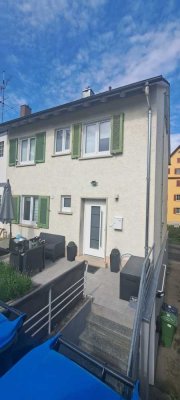 Einfamilienhaus mit Garten und Einliegerwohnung
