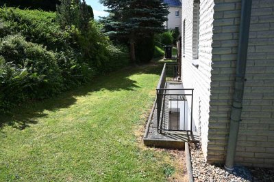 VON PRIVAT! Schöne und sanierte 4-Raum-EG-Wohnung mit gehobener Innenausstattung mit EBK in Nideggen
