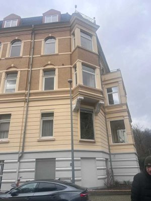 Exklusive 6-Raum-DG-Wohnung mit gehobener Innenausstattung mit Einbauküche in Hannover