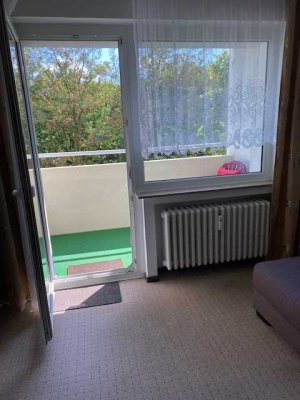 Vollmöblierte, gepflegte 1-Zimmer-Wohnung mit Balkon und EBK in Köln-Porz-Grengel