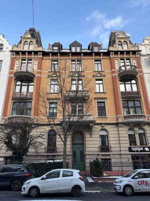 Wunderschöne 5-Zimmer-Altbauwohnung mit EBK & 3 Balkonen im Westend