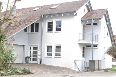 Geräumiges 2 Familienhaus mit Dach- und Erdgeschosswohnung