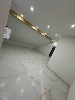 Moderne Dachgeschosswohnung in Kirchseeon – Neubau mit gehobenem Wohnkomfort und Balkon