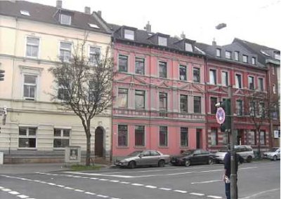 Exklusive 3-Zimmer-Hochparterre-Wohnung mit Terrasse in Düsseldorf