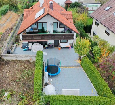 Geräumige und gepflegte 5-Zimmer-EG-Wohnung mit großer Terrasse und Einbauküche