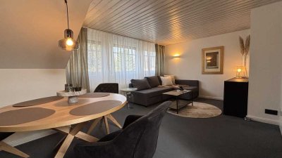 Helle 2-Zimmer Dachgeschosswohnung, möbliert,  in Frankfurt - Praunheim
