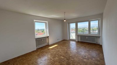 Wohntraum zum Gestalten – teilsanierte Wohnung mit sonniger Lage über den Dächern Germerings