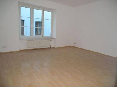 15217 Geräumige Wohnung im Zentrum!