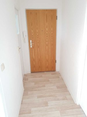 Kernsanierte  2 Zimmer Wohnung mit EBK - nur 25 Min. nach Leipzig *ideal für Singles & Pärchen*