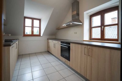 4 Zimmer Wohnung mit Küche Gäste WC und eigener Gartennutzung