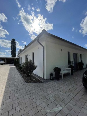 Modernes Wohnen in stilvoller Umgebung - Neuwertiger Bungalow mit exklusiver Ausstattung